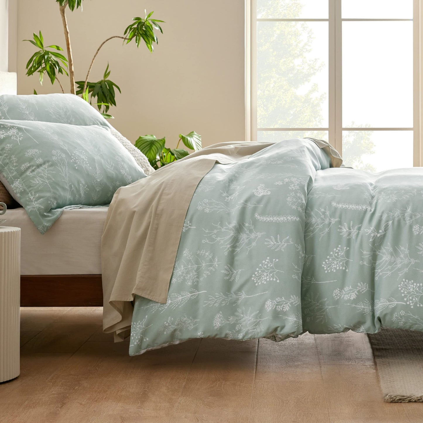 Bedsure Queen Comforter Set - Dark Purple Bed Set, 3 Pieces Cute Floral Bedding, 1 Soft Reversible Botanical Flowers Comforter and 2 Pillow Shams