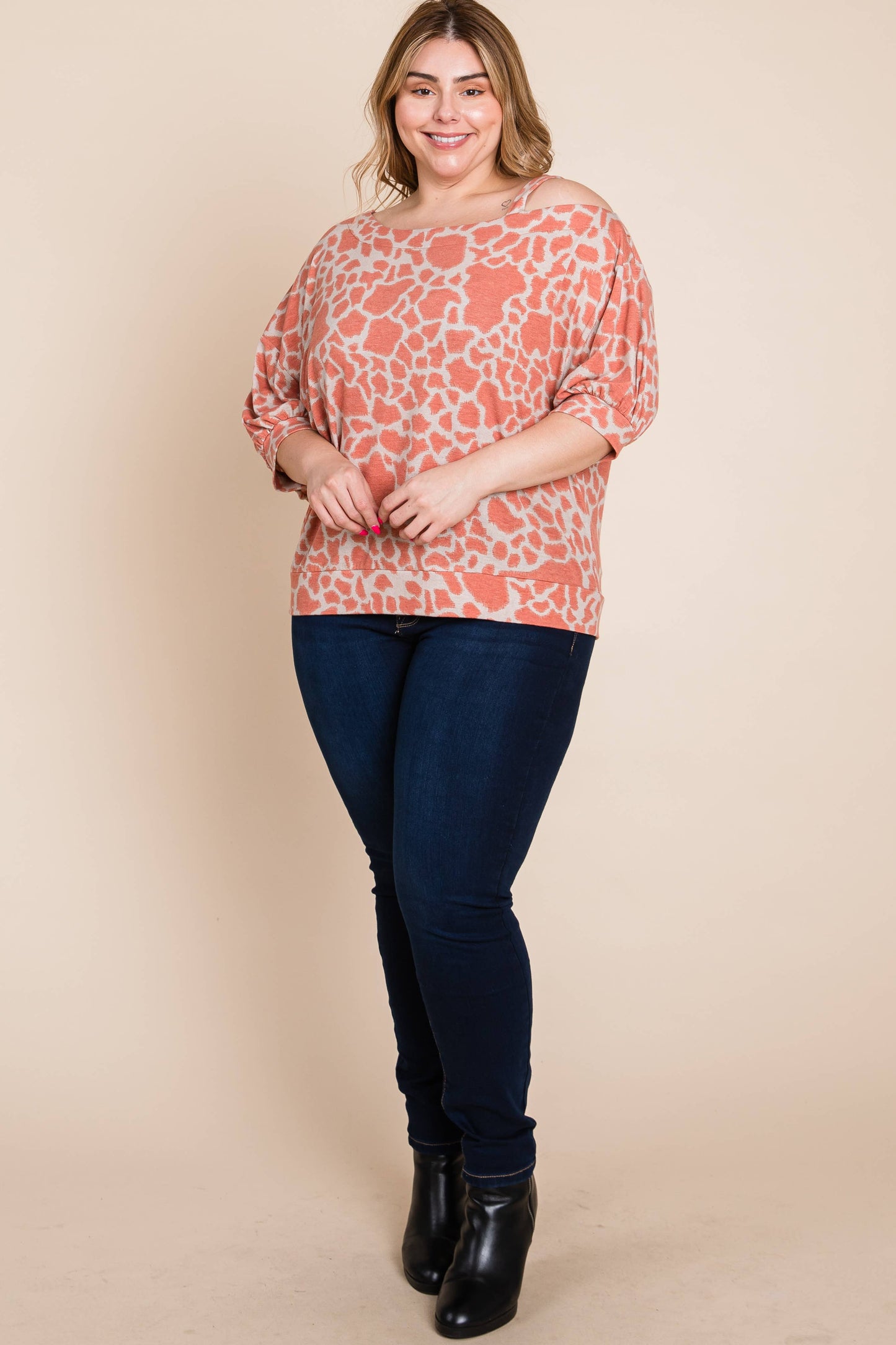 ETK-8836-PL Plus Size Printed One Shoulder Top