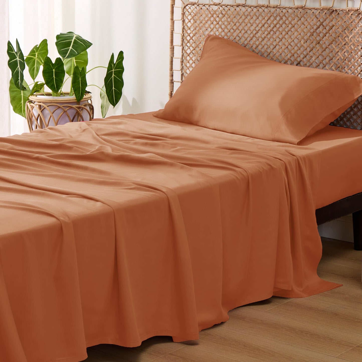 Bedsure Queen Sheet Set, Cooling Sheets for Queen Size Bed Set, Rayon Derived from Bamboo, Breathable & Soft Deep Pocket Up to 16 Inches, Hotel Luxury Silky Bedding, Bedsheet & Pillowcases, Dark Grey