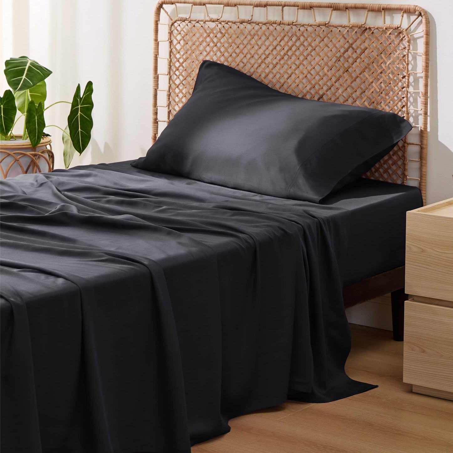 Bedsure Queen Sheet Set, Cooling Sheets for Queen Size Bed Set, Rayon Derived from Bamboo, Breathable & Soft Deep Pocket Up to 16 Inches, Hotel Luxury Silky Bedding, Bedsheet & Pillowcases, Dark Grey