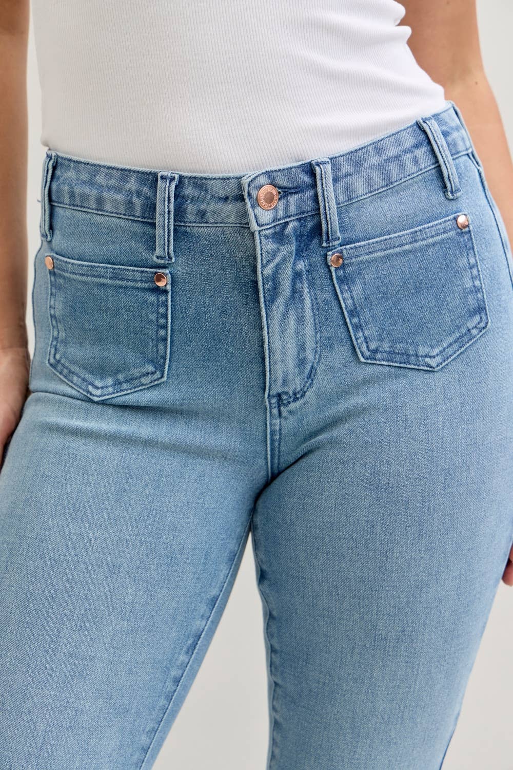 MR Bootcut Contrast Wash & Front Patch Pocket