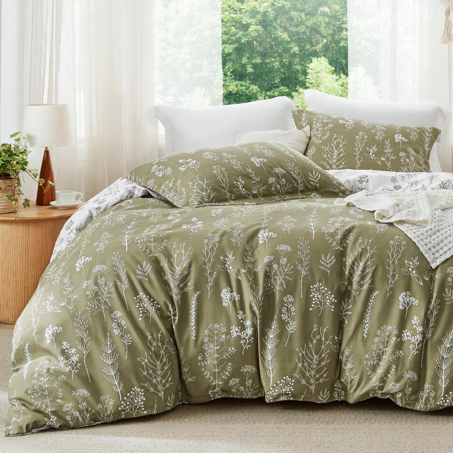 Bedsure Queen Comforter Set - Dark Purple Bed Set, 3 Pieces Cute Floral Bedding, 1 Soft Reversible Botanical Flowers Comforter and 2 Pillow Shams