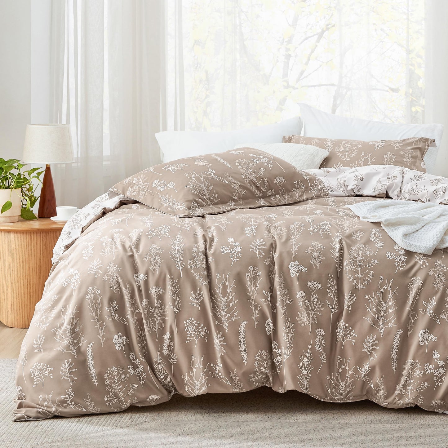 Bedsure Queen Comforter Set - Dark Purple Bed Set, 3 Pieces Cute Floral Bedding, 1 Soft Reversible Botanical Flowers Comforter and 2 Pillow Shams