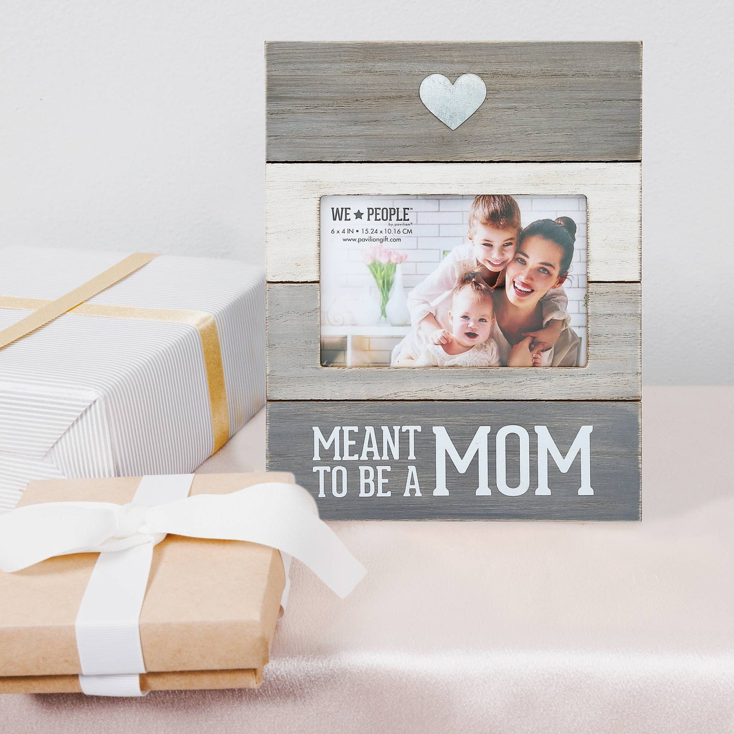 A Mom - 7.75" x 10" Frame (Holds 6" x 4" Photo)